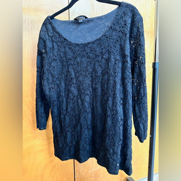 Coup de Cœur Navy Lace Top - Picture 2 of 3